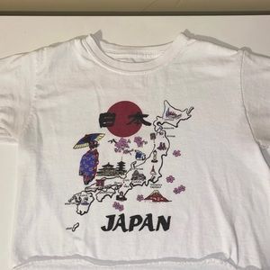 Brandy Melville Ashlyn Japan cropped top